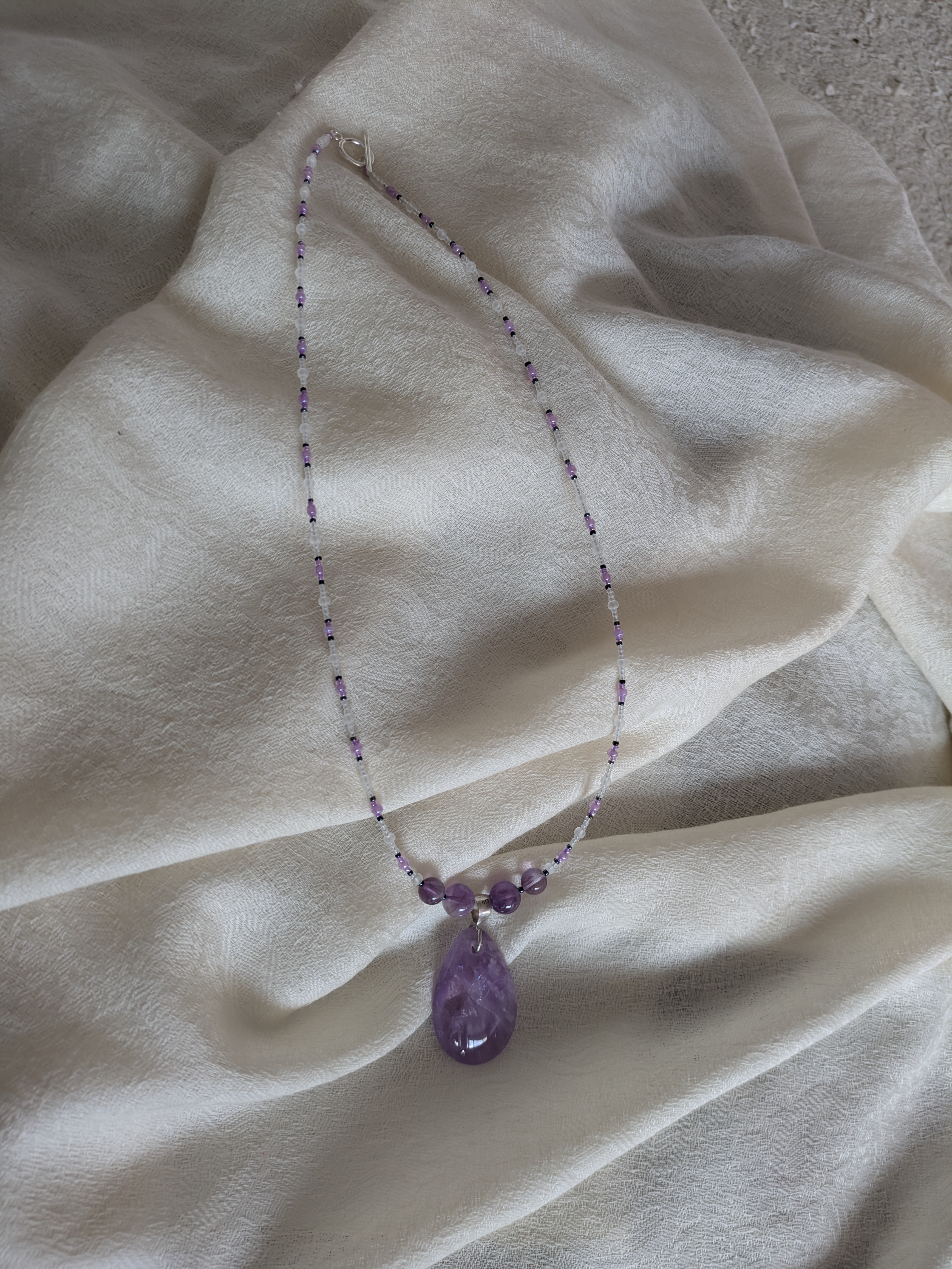 amethyste, beliere argent.