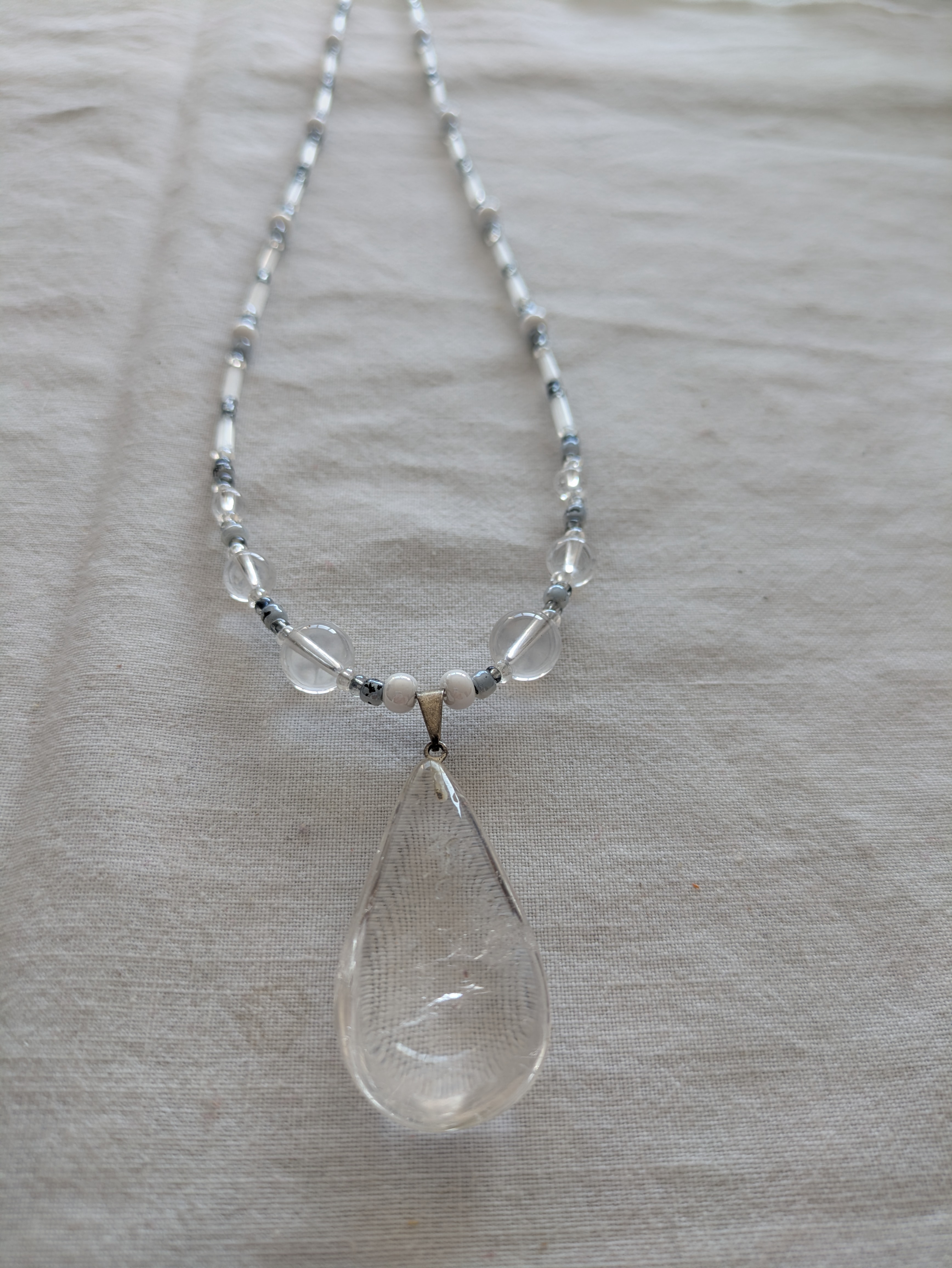 Cristal de roche. 57 cm.
