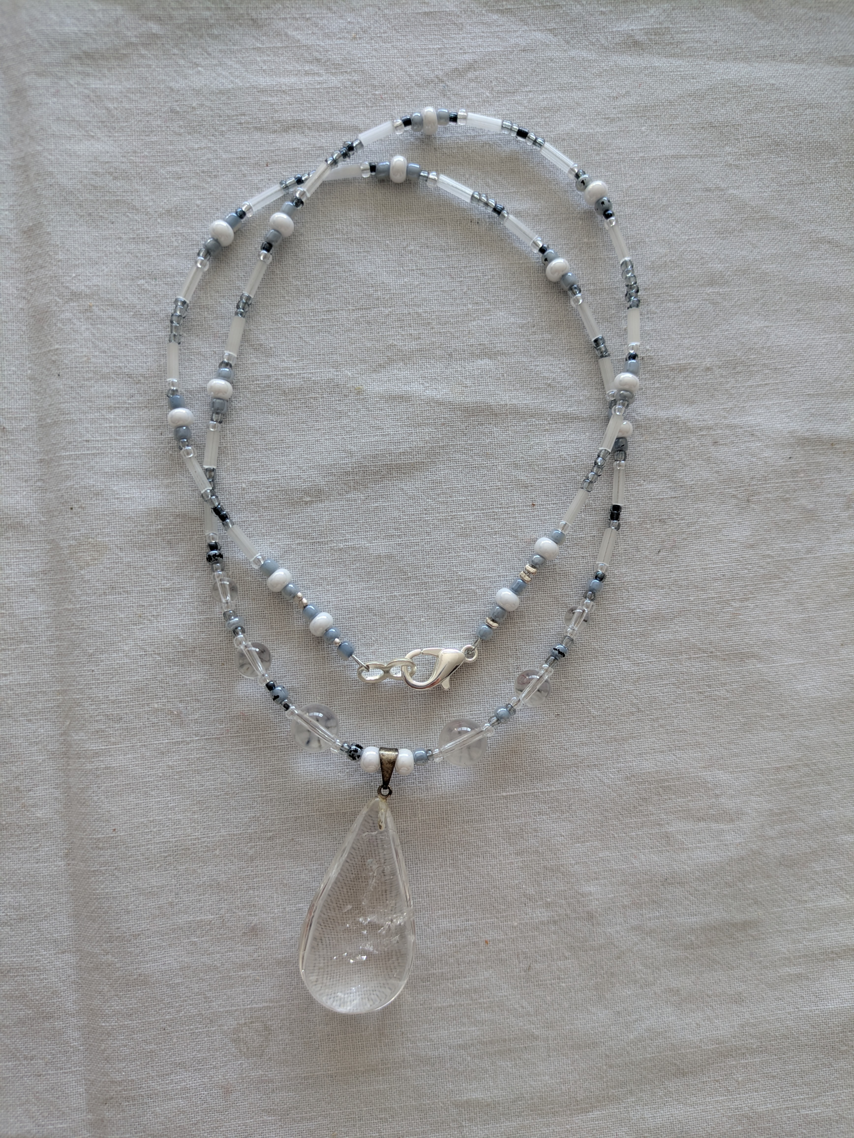Cristal de roche. 57 cm.