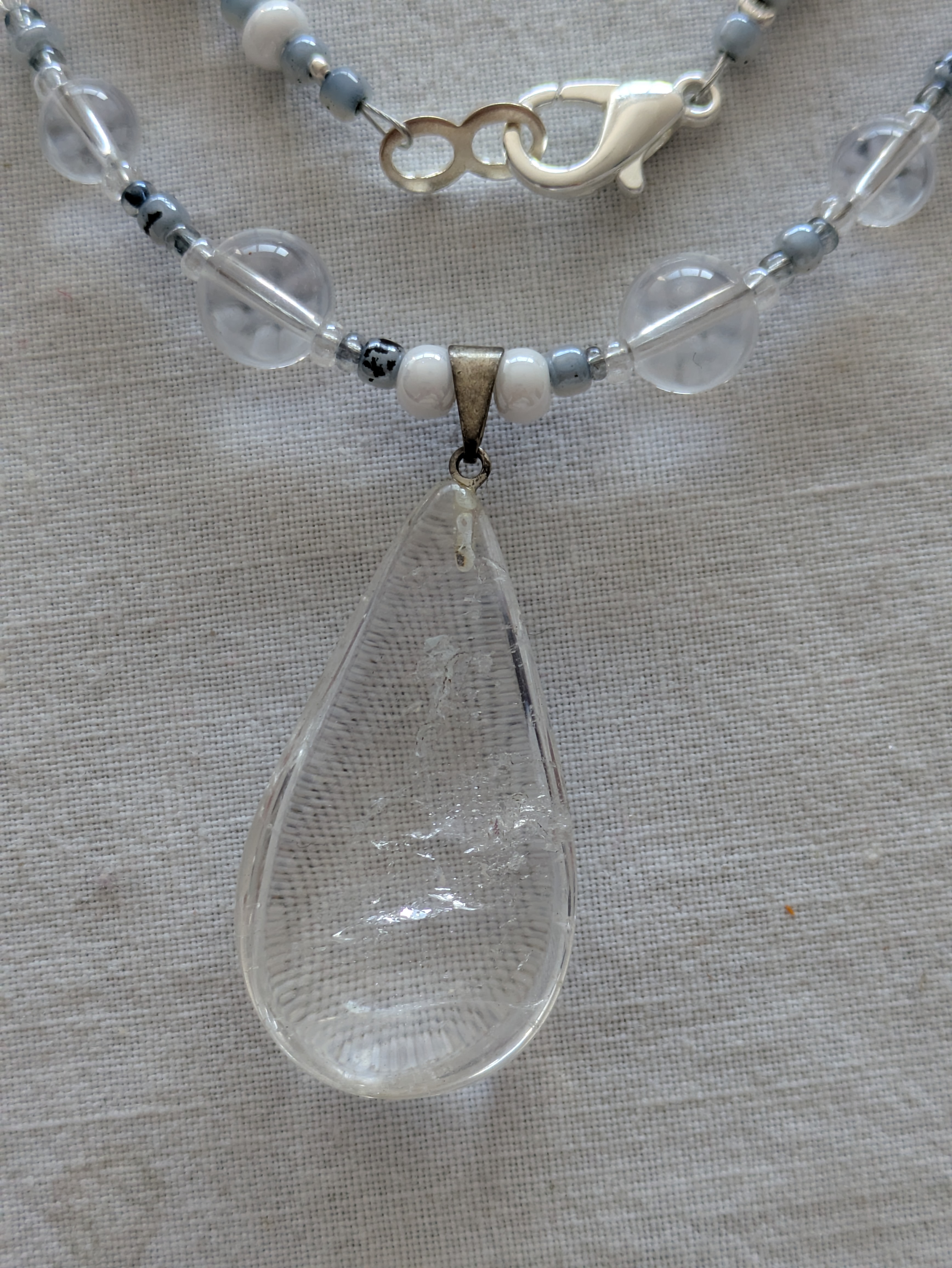 Cristal de roche. 57 cm.