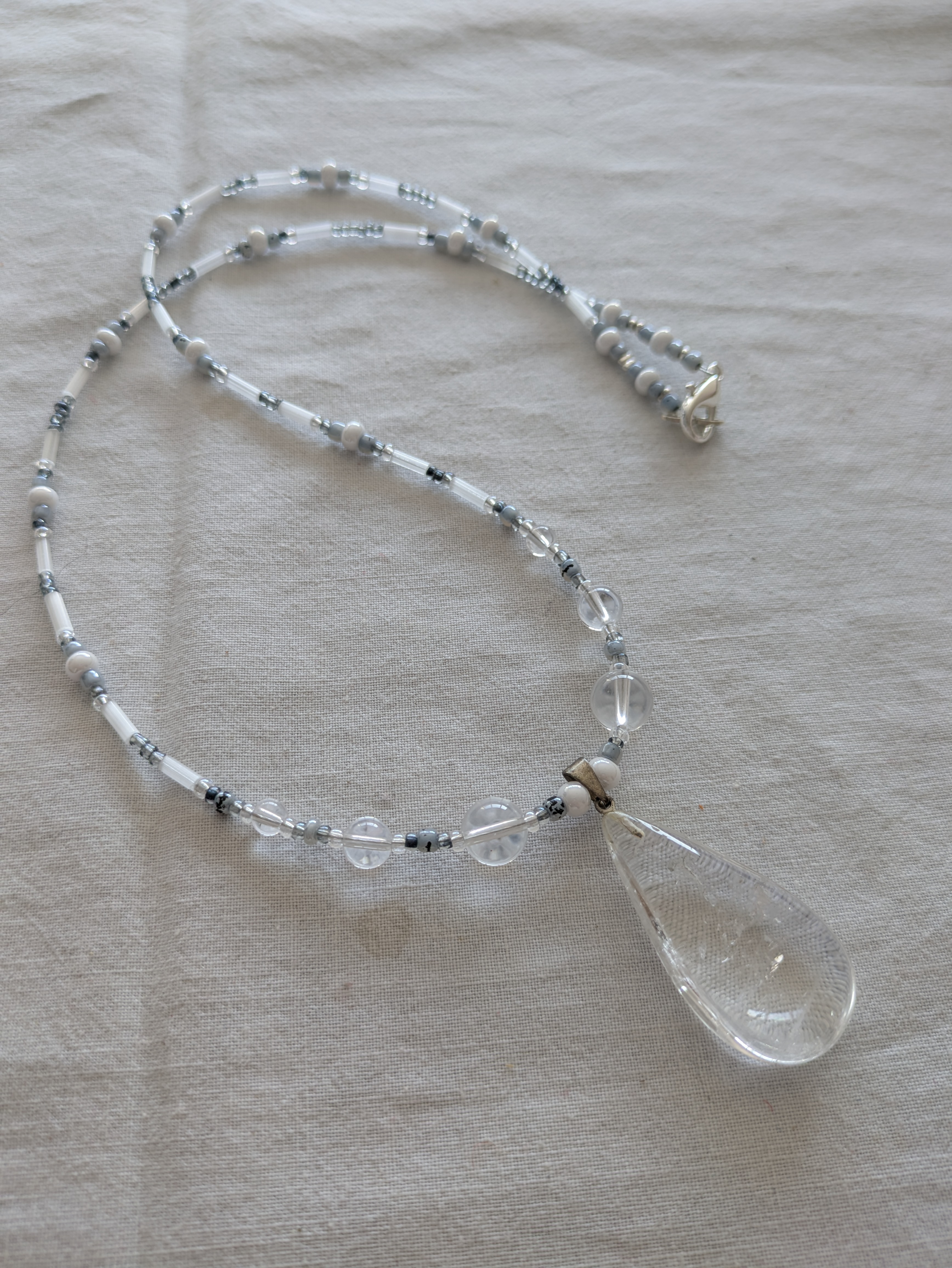 Cristal de roche. 57 cm.