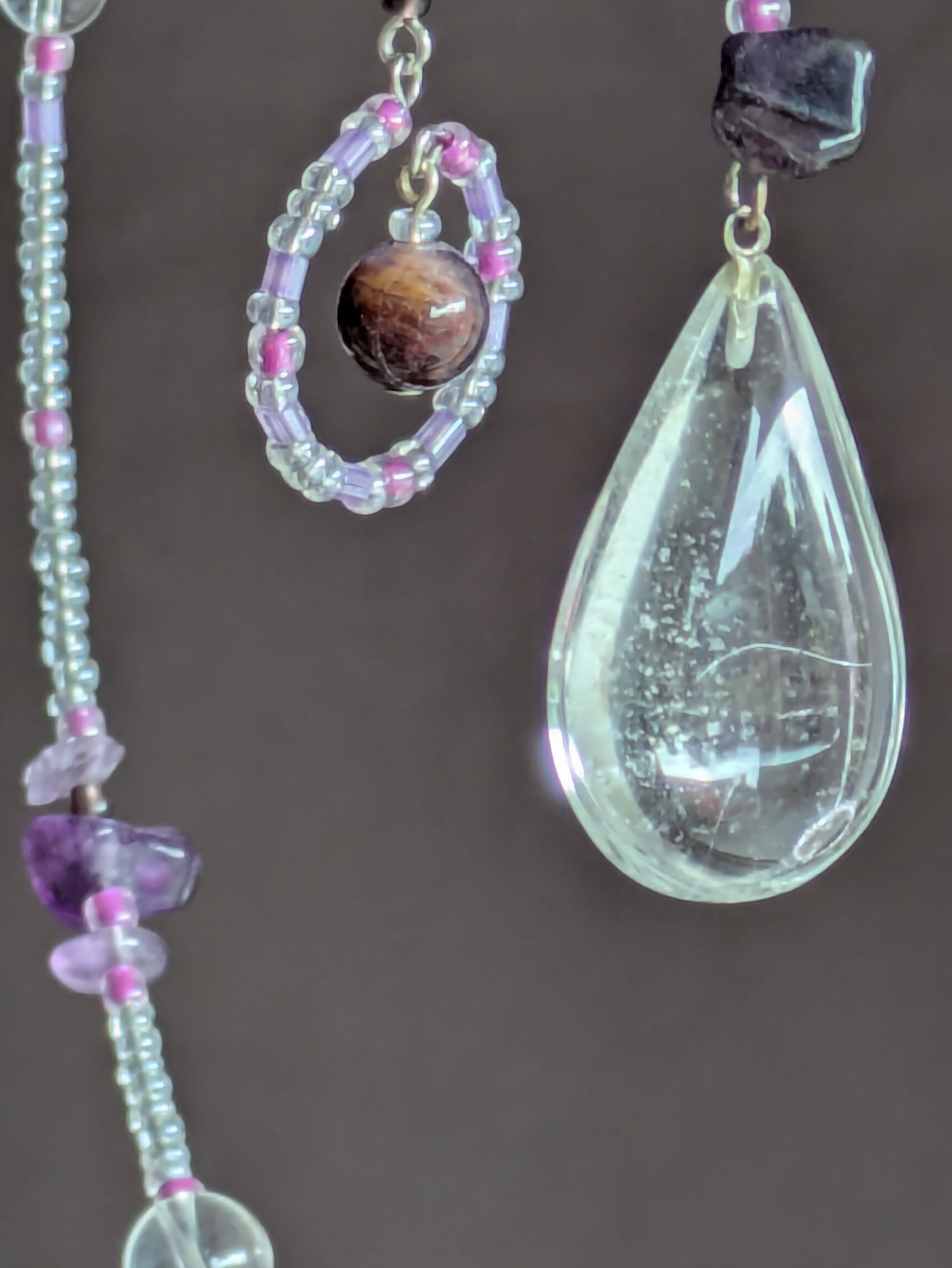 Cristal de roche et améthyste.