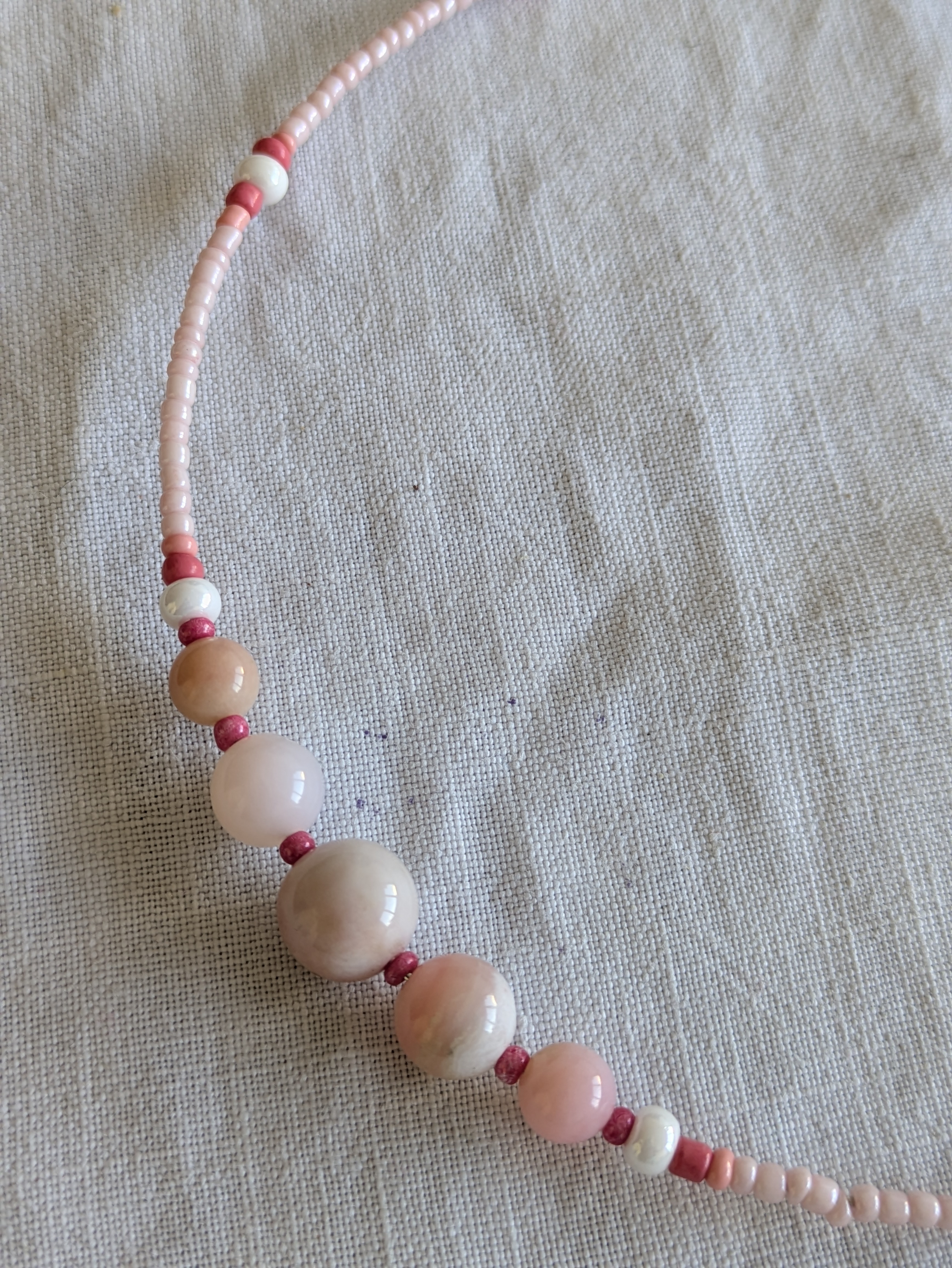Trio: Oeil de tigre, Opale Bleue, Opale Rose.